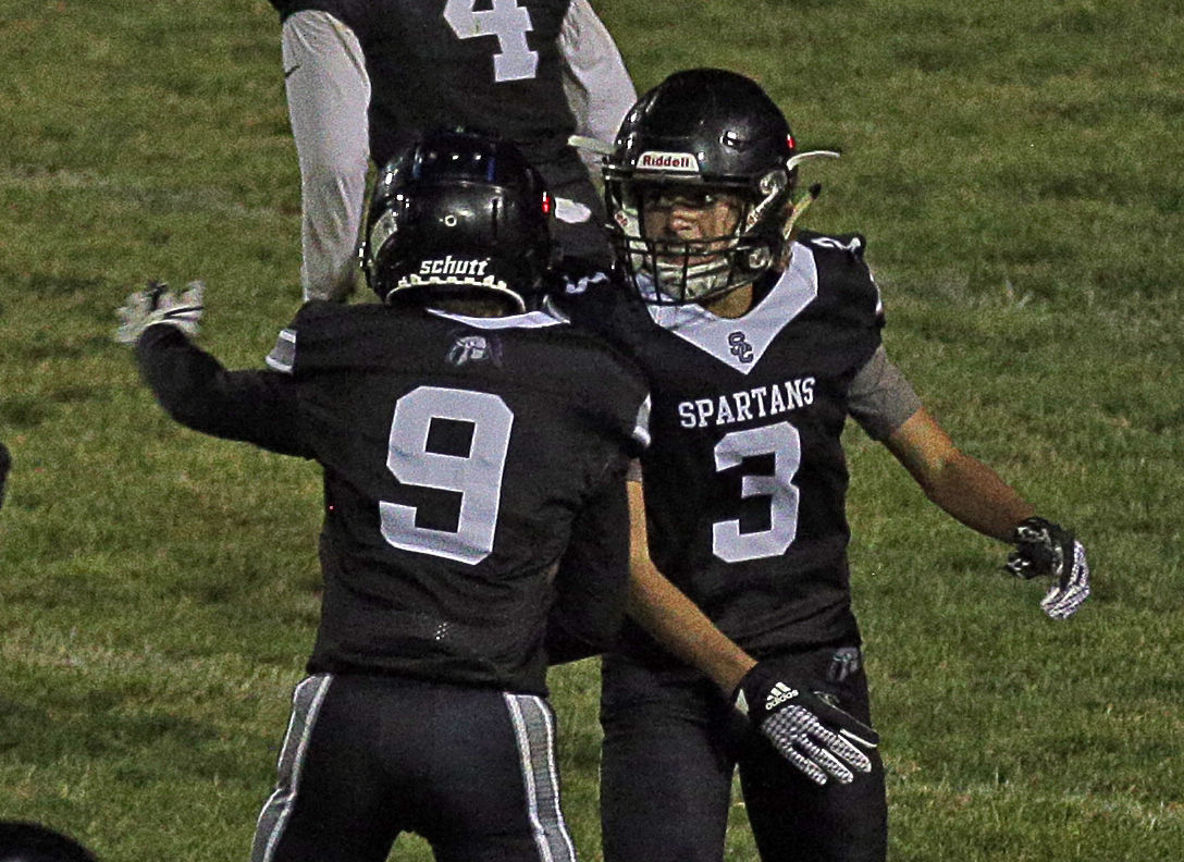 090619-elk-gallery-fallon-spring-creek-football-24.jpg